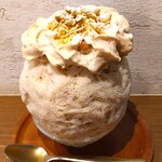京かき氷 つみき - 栗の味がする栗エスプーマクリームに、コーヒー牛乳の味がするかき氷～!! 濃厚そうだがそんなに甘くなく、ほんのりとした甘さで、どこか懐かしい味わい～!!( ^o^)ﾉ