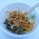 ダイトタイニング - 中には中太麺