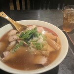 楓家 - 焼豚ラーメン(醤油)・1000円