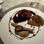 AuBlanc - 熟成牛サーロインとプレミアムメイクイーンのステークフリット　山わさびを利かせた北海道ツヴァイゲルトのソース