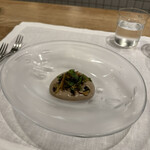 シャントレル - 4皿目
      シャントレルのマリネ、キノコのムース。