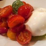ロッツォシチリア - 水牛モッツァレラとたっぷりプチトマト