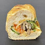 バインミー シンチャオ - 2025.10.26 (日)    焼き豚肉バインミー　790円（税込）