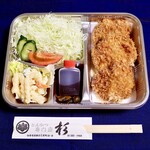 とんかつ杉 - ヒレカツ弁当をテークアウト♪　　　　　　　　　　　　　　　　　　　　　　　　　　ご飯無しで注文したら代わりにキャベツが入ってました