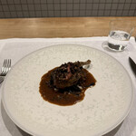 シャントレル - 10皿目
      ピジョンのロースト、舞茸ご飯
      