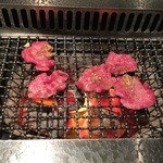景勝苑 - 炭火焼きですが換気とても良く煙り一切気になりません。