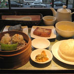 TOKYO DAIHANTEN - 猪肉大飽、飲茶（特製肉まん&飲茶セット）