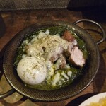 ヨゴロウ - チキン（ホウレン草）、トッピング:半熟玉子、チーズ