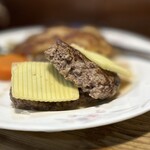 ザ・ハンバーグ - ハンバーグぱっかーん断面