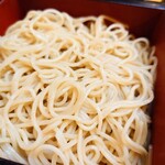 やぶ善 - "更科"寄りの白っぽくて喉越しの良い"蕎麦"。