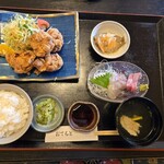 割烹楓 - 唐揚げ定食に刺身