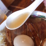中華そば さとう - スープの色味