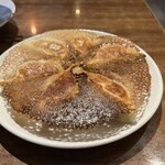 大連餃子基地 DALIAN 渋谷ストリーム店 - 羽付き餃子①