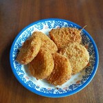 竹善 - この日の収穫　アジフライ80円・キャベツメンチ70円・コーンコロッケ90円・きたあかりコロッケ（90円）