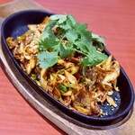 四川食府 - ラム肉とクミンの鉄板焼き（１，０８０円）２０２５年１０月