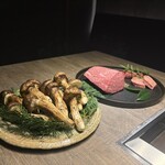 325663986 - 松茸とお肉