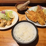 お魚処 うおとも - ホタテバター焼きとアジフライ
                                そして今回は定食にはしないで
                                単品でライスの注文にしました
                                自分は味噌汁が無くていいタイプなんで