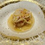 325668159 - Amuse 毛蟹のカッペリーニと自家製カラスミ