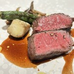 325668260 - 黒毛和牛 鳥取のオレイン55のヒレ フォンドボーソース 金茸と畑しめじ