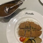 芳味亭 - カツカレー。これに福神漬けと酢キャベツがつきます。