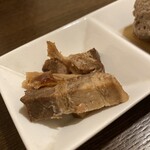 325674441 - お通し（煮豚）