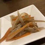 325674399 - お通し（きんぴら）