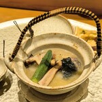 鮨 子都菜 - 松茸とスッポンの土瓶蒸し