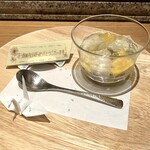 天麩羅 巽 - マンゴー、梨、葡萄などのジュレ寄せ、ホワイトチョコのメッセージプレート