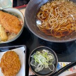 ゆで太郎 - 料理写真:ミニのり弁（白身魚）（温）＋クーポンでコロッケ、天かす 赤鬼