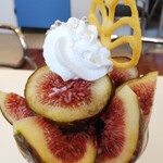 タカノフルーツパーラー - イチジクのパフェ