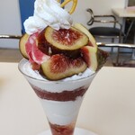 タカノフルーツパーラー - イチジクのパフェ