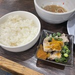 らーめん楓神 - 魚そぼろにカレーご飯を加えると更なる味変が❤️