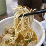 らーめん楓神 - 豚骨と魚にカレーが合わさることで複雑かつ旨みの強いスープに❤️つけ麺も2種類味わえます‼️