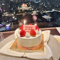 THE DINING シノワ唐紅花＆鉄板フレンチ蒔絵 - 苺のショートケーキ