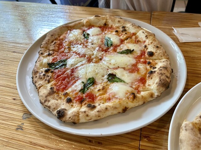 富良野チーズ工房 ピッツァ工房（フラノチーズコウボウ ピッツァコウボウ） - 富良野（ピザ）の写真