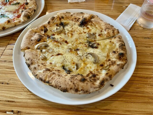 富良野チーズ工房 ピッツァ工房（フラノチーズコウボウ ピッツァコウボウ） - 富良野（ピザ）の写真