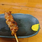 鶴見川橋もつ肉店 - そろばん串焼き