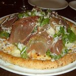 ア ミオ アージョ - ＰＩＺＺＡ★ビアンカヴェーヴェ（ルッコラ・生ハム・パルメジャーノ・モッツァレラ）