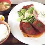 サルタン - メンチカツ定食！