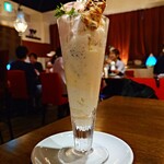 パフェ専門店 幸せのレシピ スイート - ラムレーズンと苺 月夜の乾杯