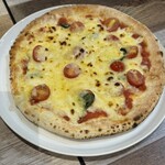村のピザ屋 カンパーニャ - ●マルゲリータ　　M 1850円
      トマトソース、トマト、バジル、MIX チーズ、
      パルミジャーノチーズ