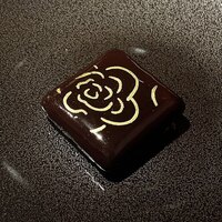 ベージュ アラン・デュカス 東京 - 