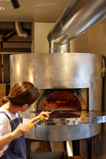 Pizzeria VESTA notte（ピッツェリア ウエスタ ノッテ） - 勾当台公園（ピザ）の写真