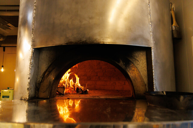 Pizzeria VESTA notte（ピッツェリア ウエスタ ノッテ） - 勾当台公園（ピザ）の写真