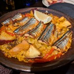 カラオラ テラス・スペイン料理・大手町 - 松茸と秋刀魚のパエリア（秋限定）