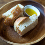 アダンソニア - 自家製パンはオリーブオイルと。