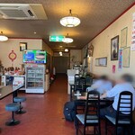 味平 - 内観(テーブル席)