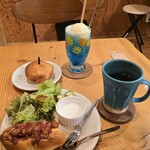 piece cafe&store - 