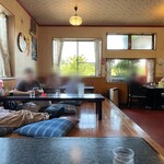 味平 - 内観(小上がり席)