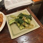 炭火焼肉 ホルモン やま元 - 塩きゅうり